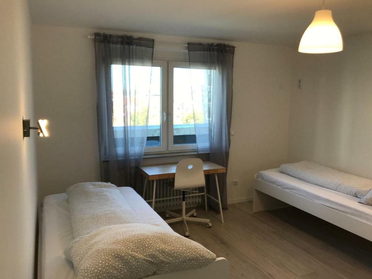 Pension Qmt Reutlingen Esterno foto